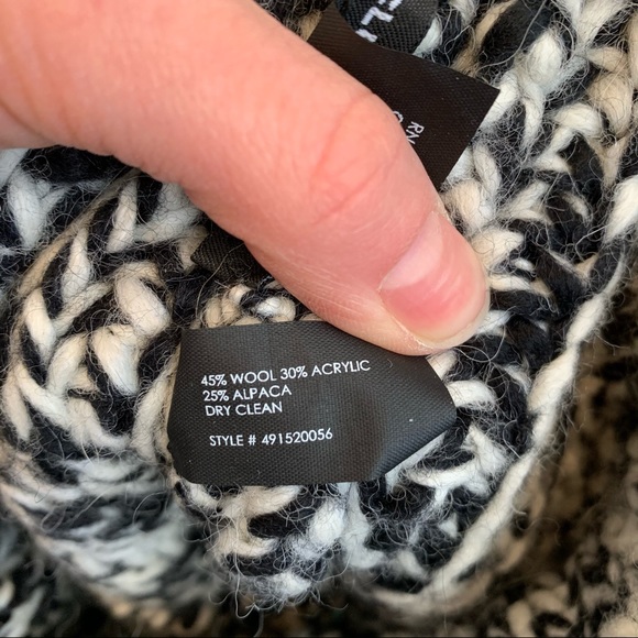 Club Monaco Beatriz Beanie Pom Knit Hat - Picture 5 of 5